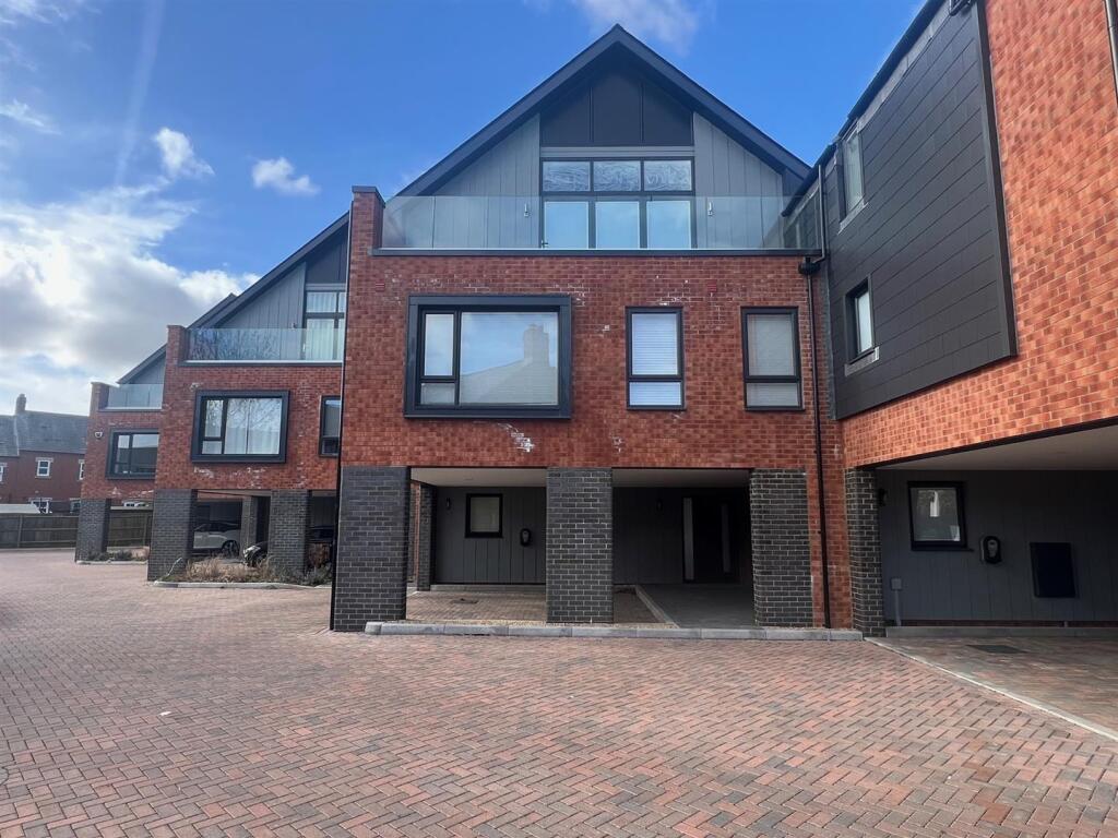 Main image of property: Stratford Road, Wolverton, Milton Keynes