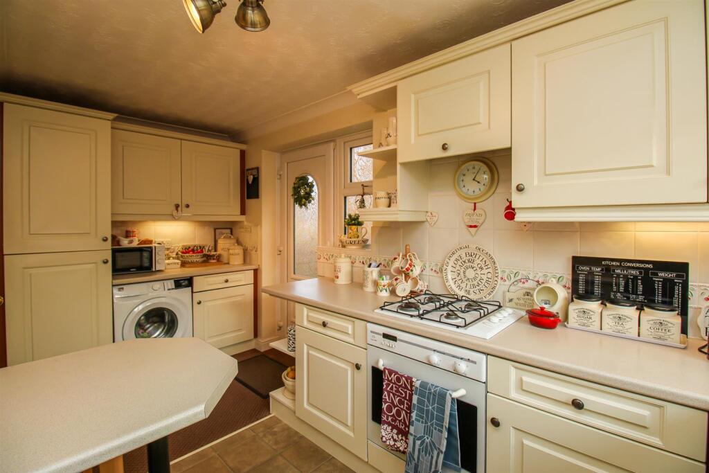 Priory Ridge, Crofton, Wakefield photo 4