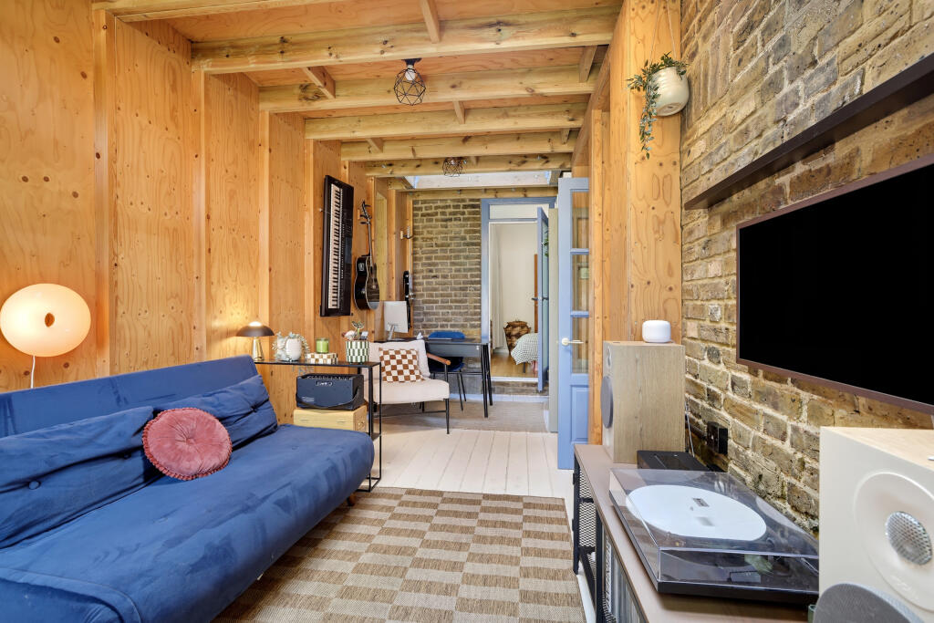 Apartment in London, Hanwell - View 5