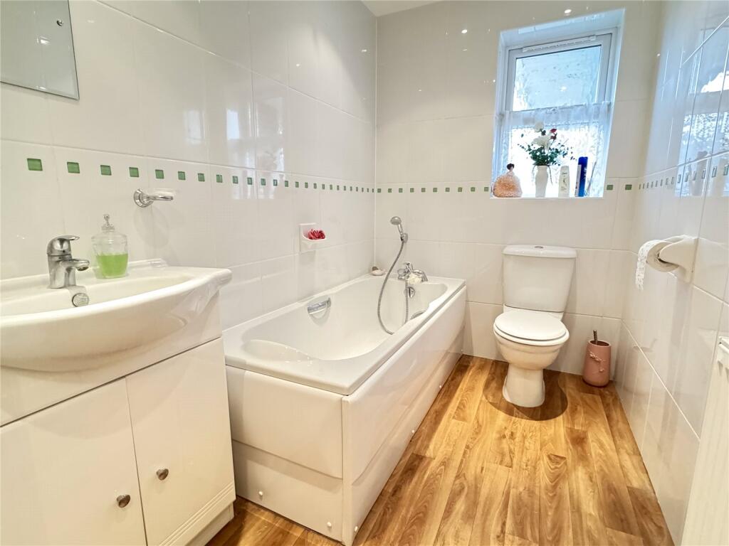 Apartment in New Forest, New Milton - More