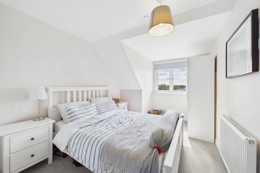 Apartment in Wokingham, Montague Park - More