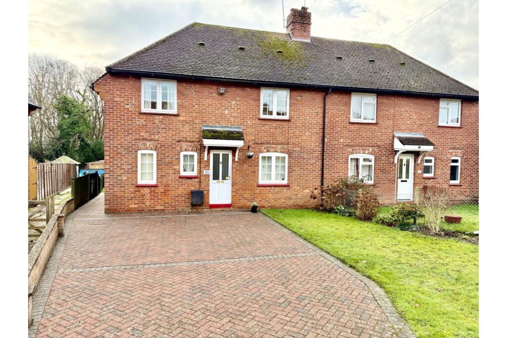 Main image of property: Pollards Oak Road, Oxted, RH8