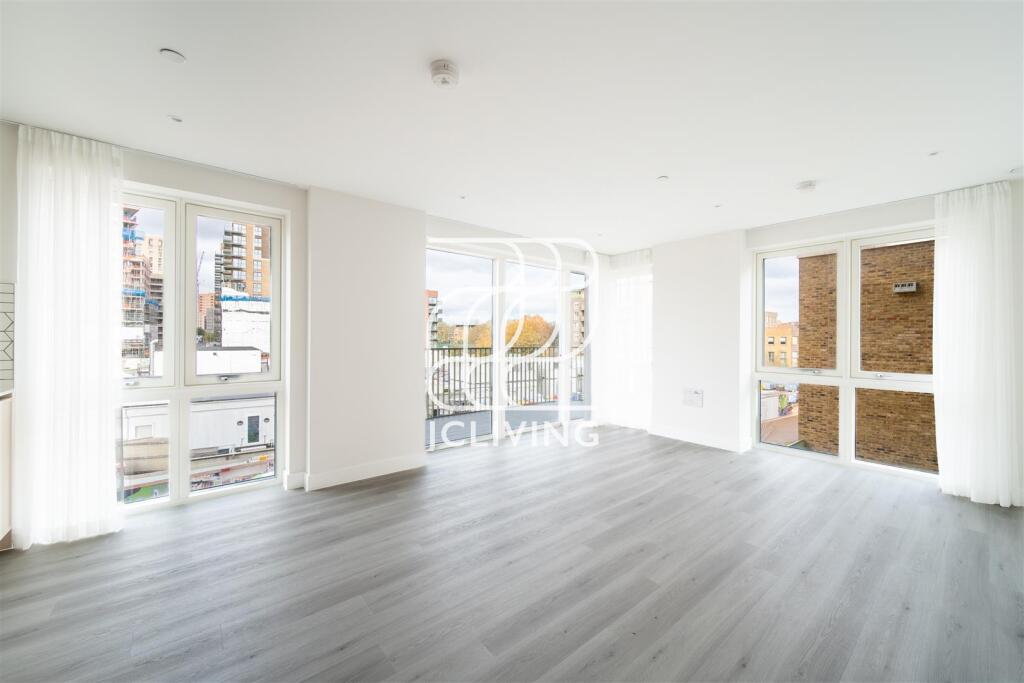 Main image of property: 17 Townsend Road, London