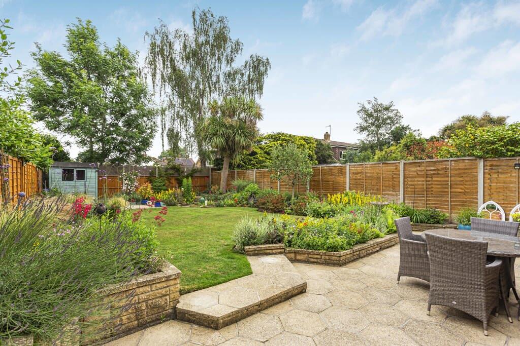 Saxonbury Avenue, Sunbury-on-Thames, Surrey, TW16 – pohled 5