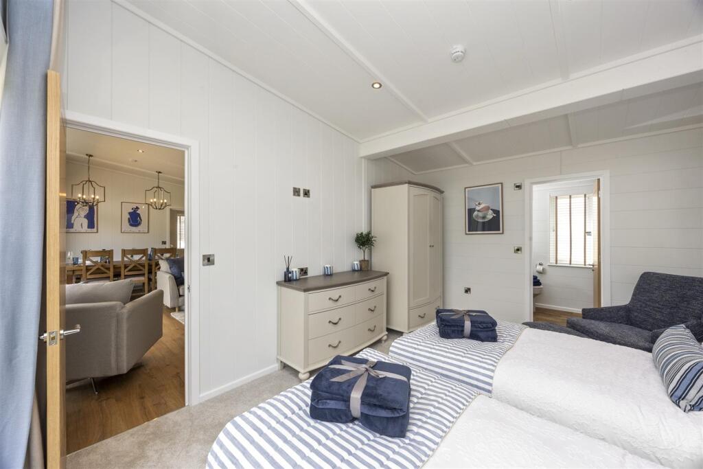 House in Redhill - More
