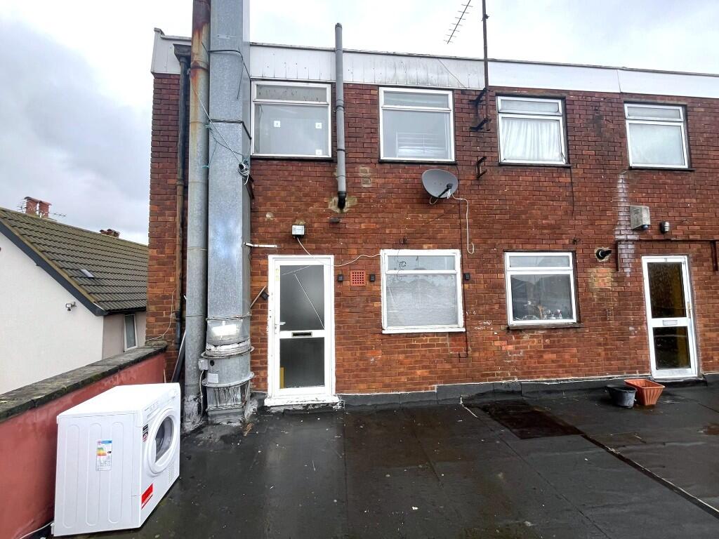 Main image of property: High Street, Luton, Bedfordshire, LU4