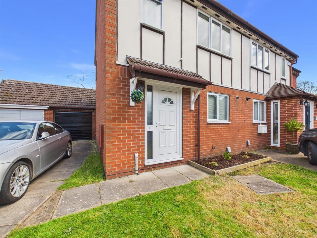 Main image of property: Brakesmead, Leamington Spa