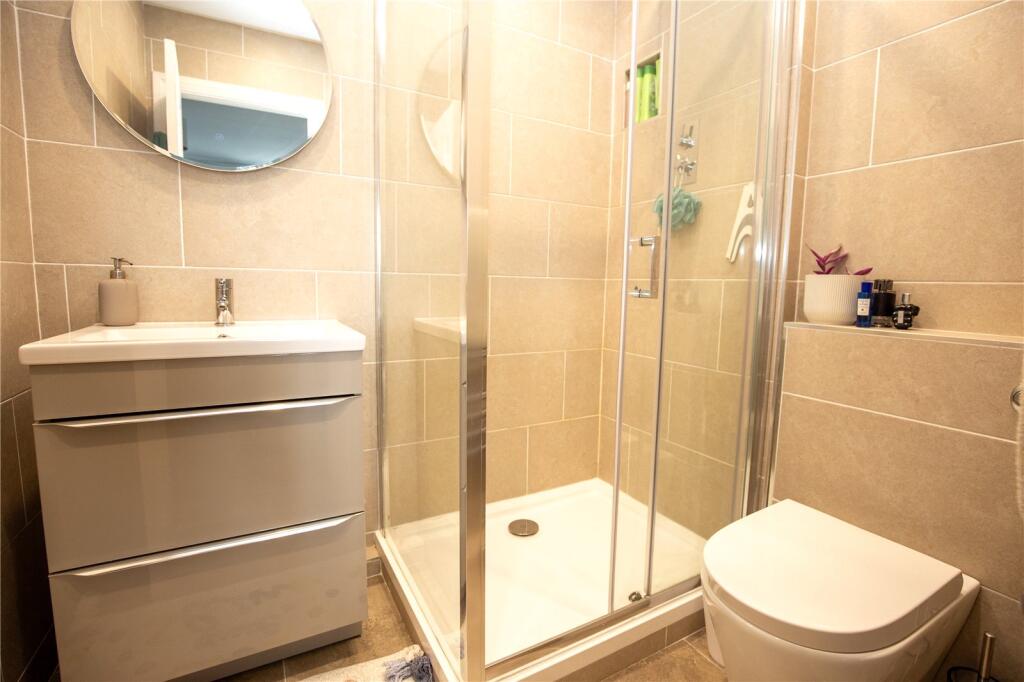 5 bedroom terraced house for rent