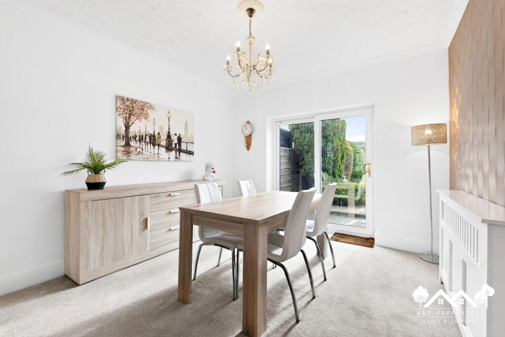 House in Blackburn, Feniscowles, Livesey - More