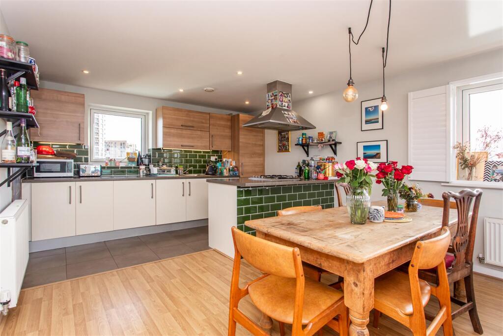 Apartment in London, Bromley-by-Bow, Mile End - More
