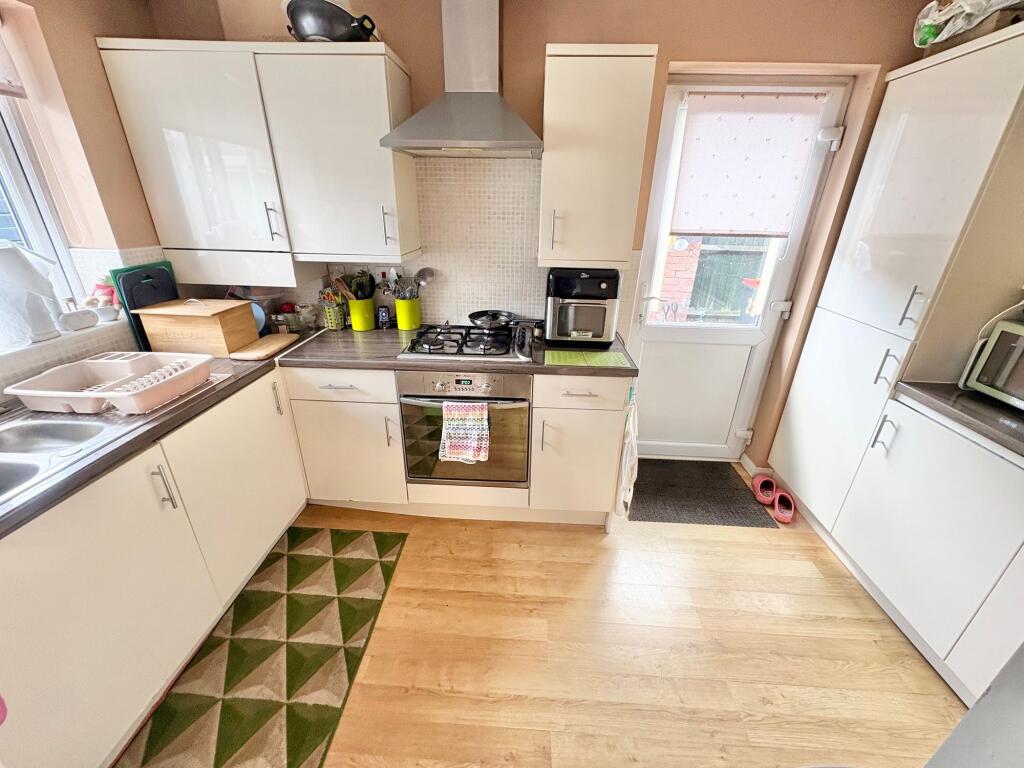 Shelley Drive, Bletchley, MK3 photo 5