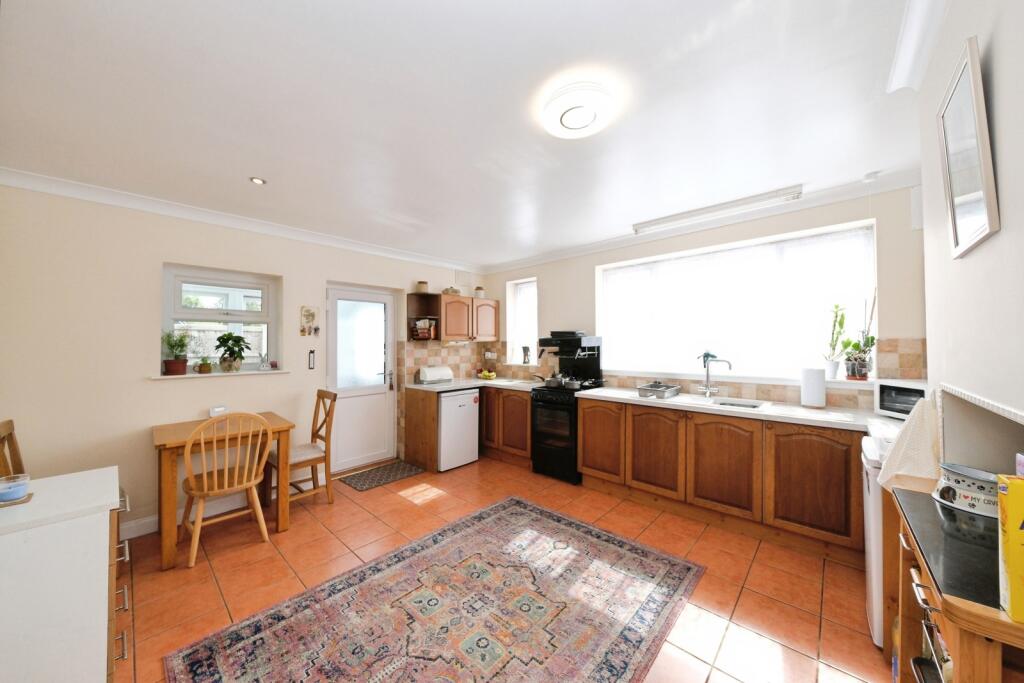 House in Mansfield - More
