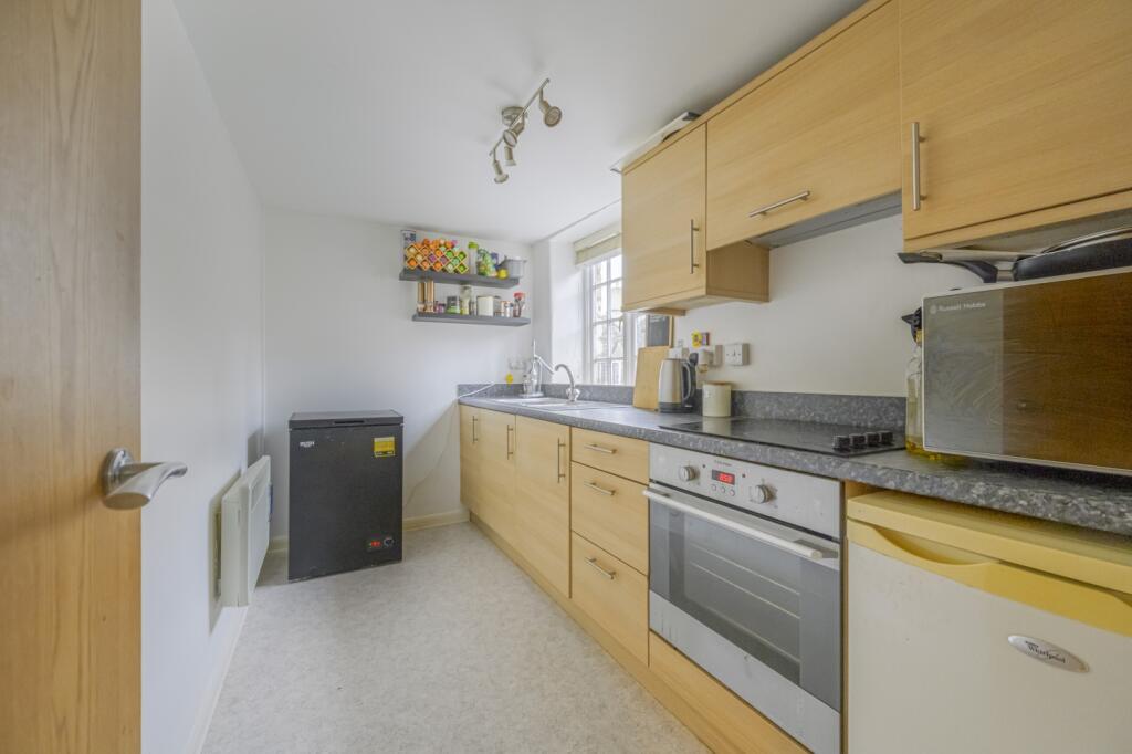 Barton Court, Cirencester photo 3