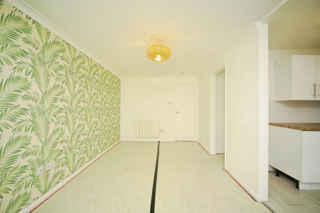Apartment in Taunton, Blackbrook - More