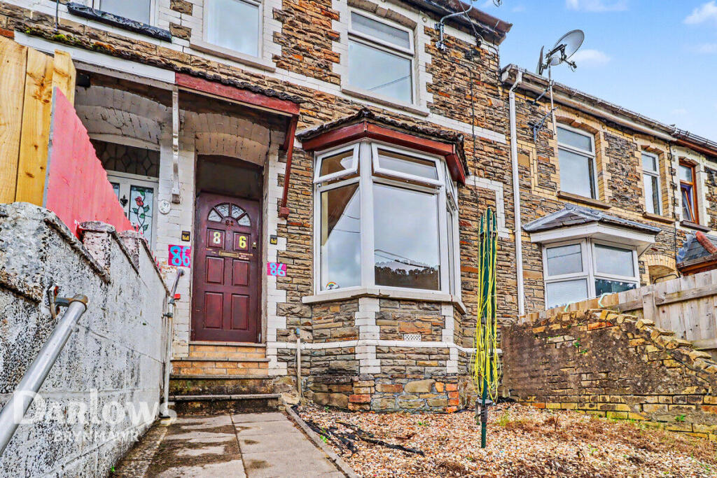 2-bed terraced on Oak Street, Abertillery, £100,000