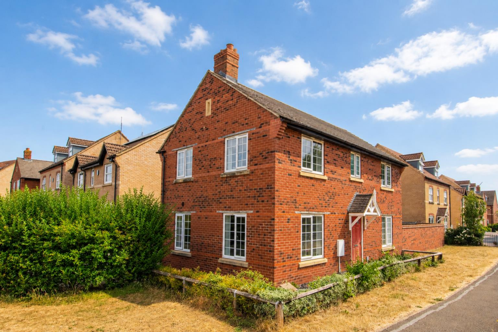 4-bed detached on Woodford Road, Burton Latimer, £325,000