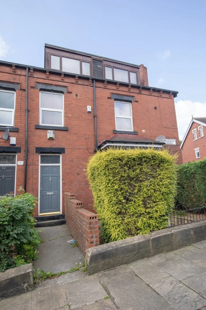 7 bedroom terraced house for rent