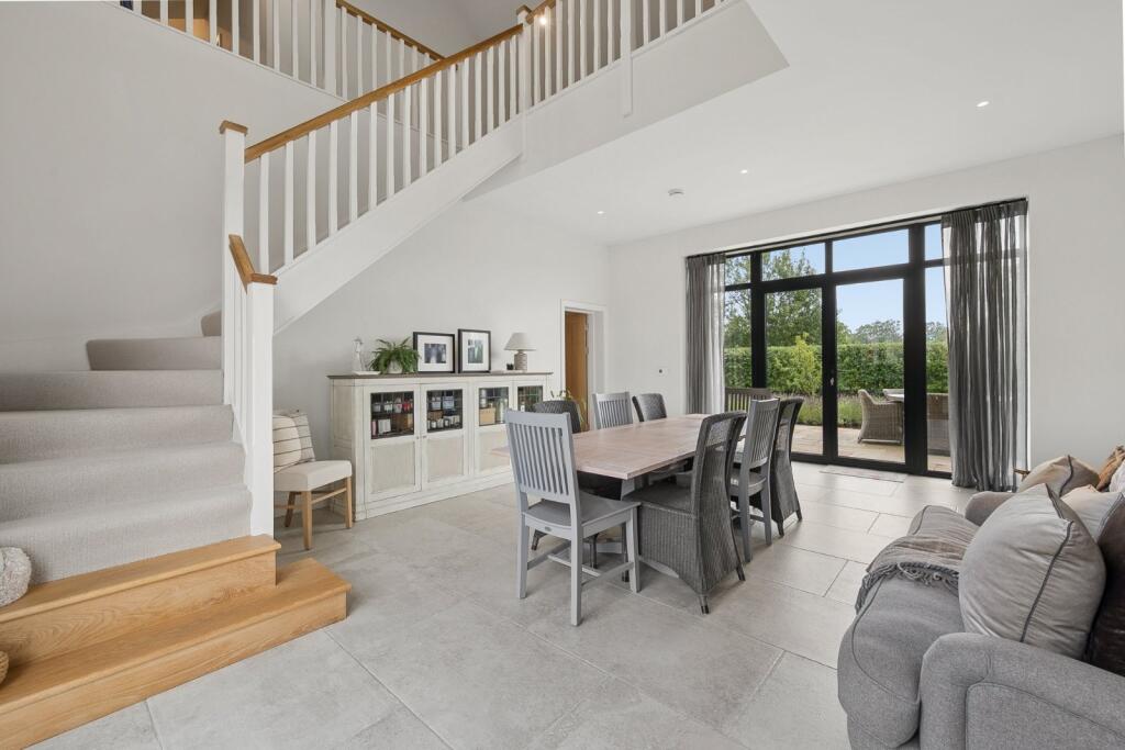 House in Wilmslow, Morley - View 3