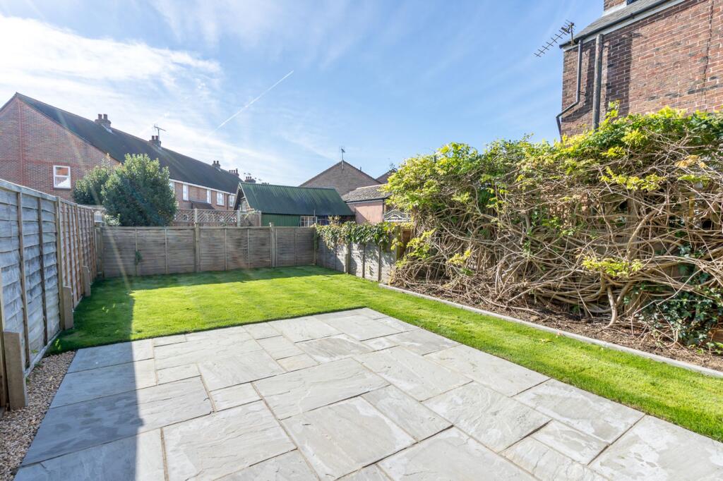 Spitalfield Lane, Chichester, PO19 - View 3