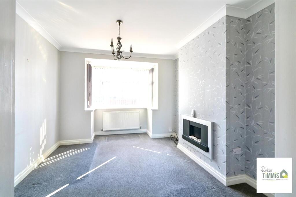 House in Stoke-on-Trent, Sneyd Green - More