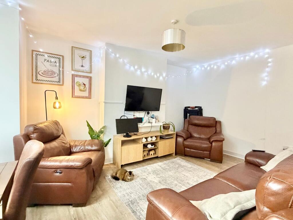 Apartment in Bexhill-on-Sea, Central - View 3