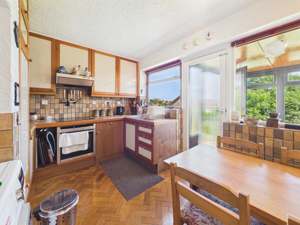 House in Peacehaven, Telscombe Cliffs - View 5