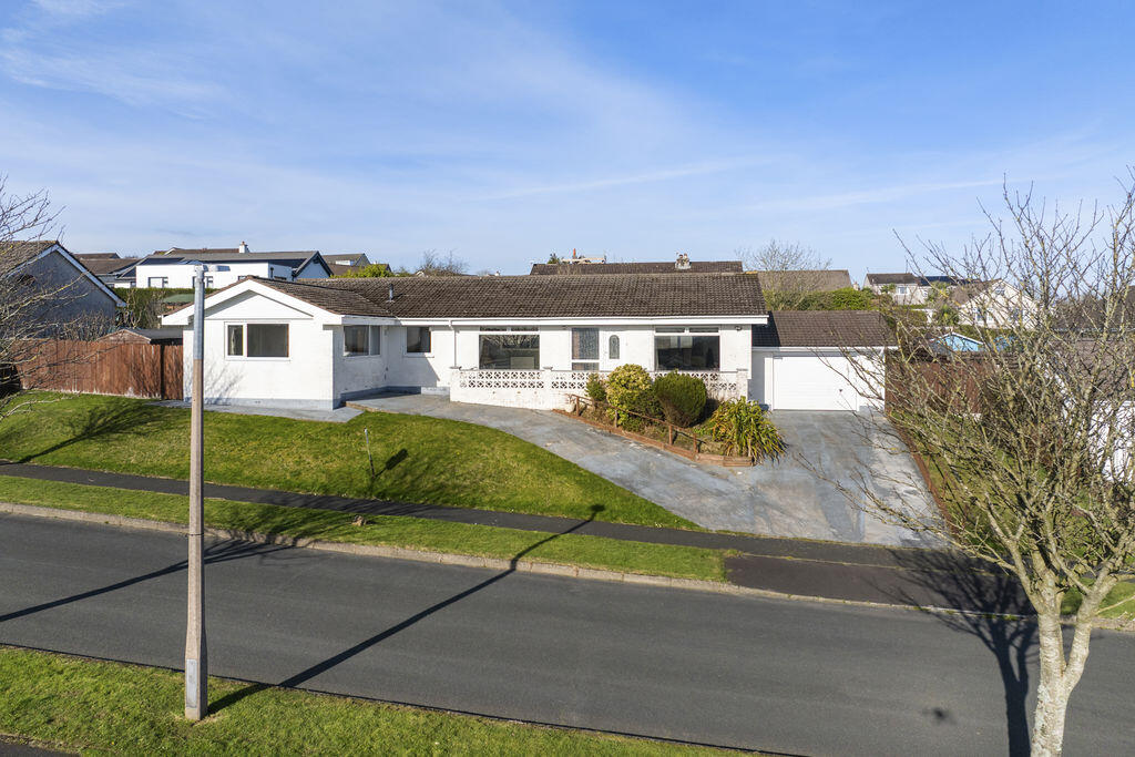 4-bed detached on 9 Sunnybank Avenue, Onchan , £579,950