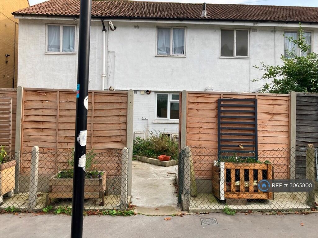 Main image of property: Holmesdale Road, London, SE25