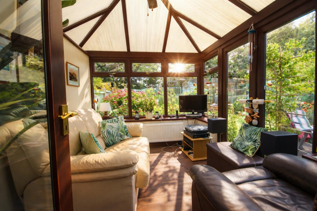 House in Wakefield, Featherstone - More