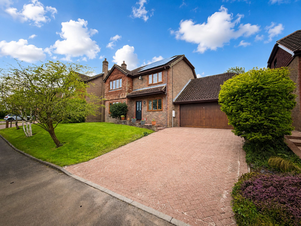 4-bed detached on 4 Hunters Bank, Old Road, CT4, £700,000