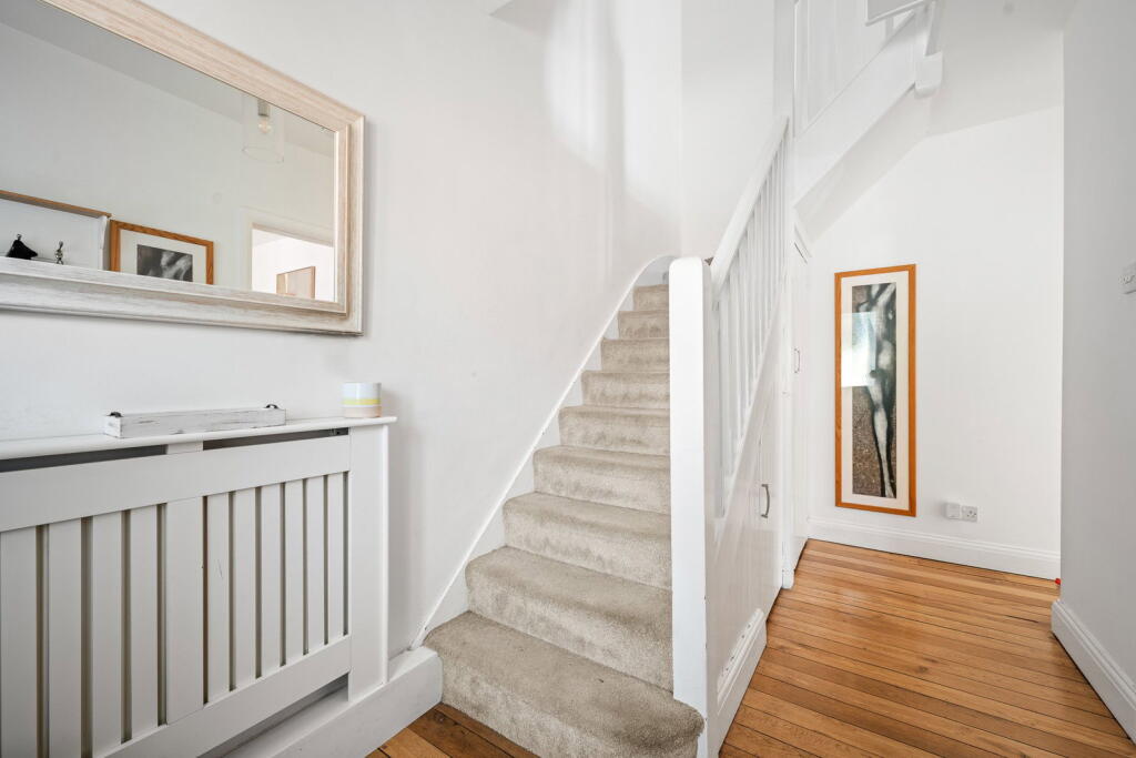 House in London - View 5