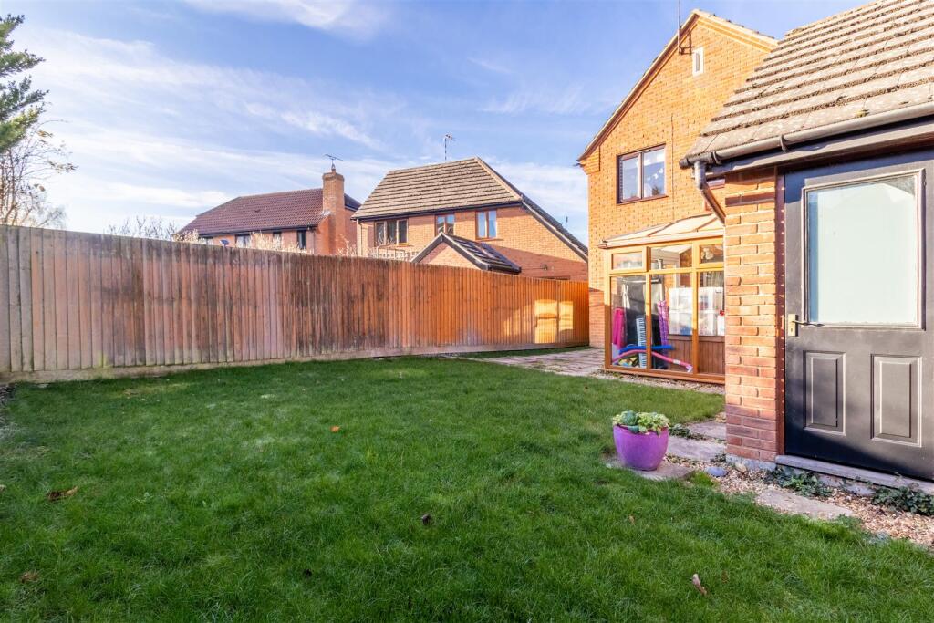 House in Rugby, Grandborough - More