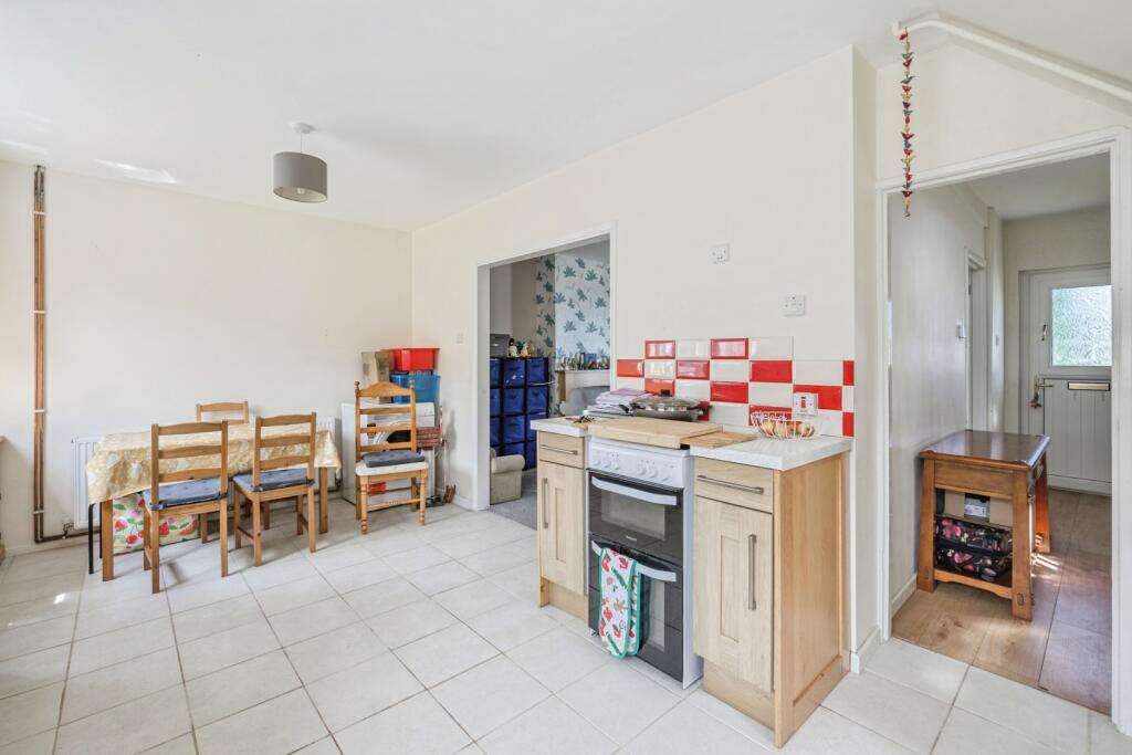 Rochford Crescent, Ernesettle, Plymouth, Devon, PL5 - Mehr