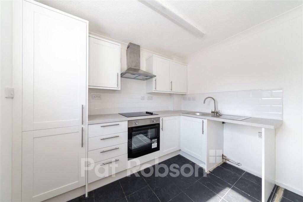 Apartment in North Tyneside, North East - View 4