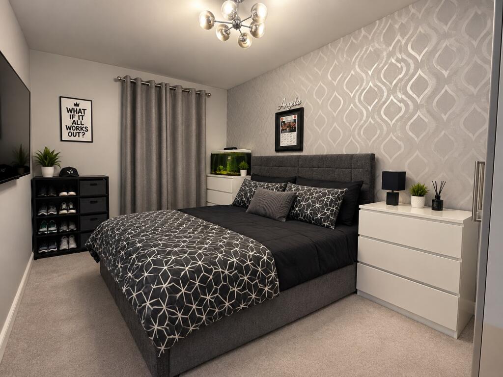 House in Enfield - More