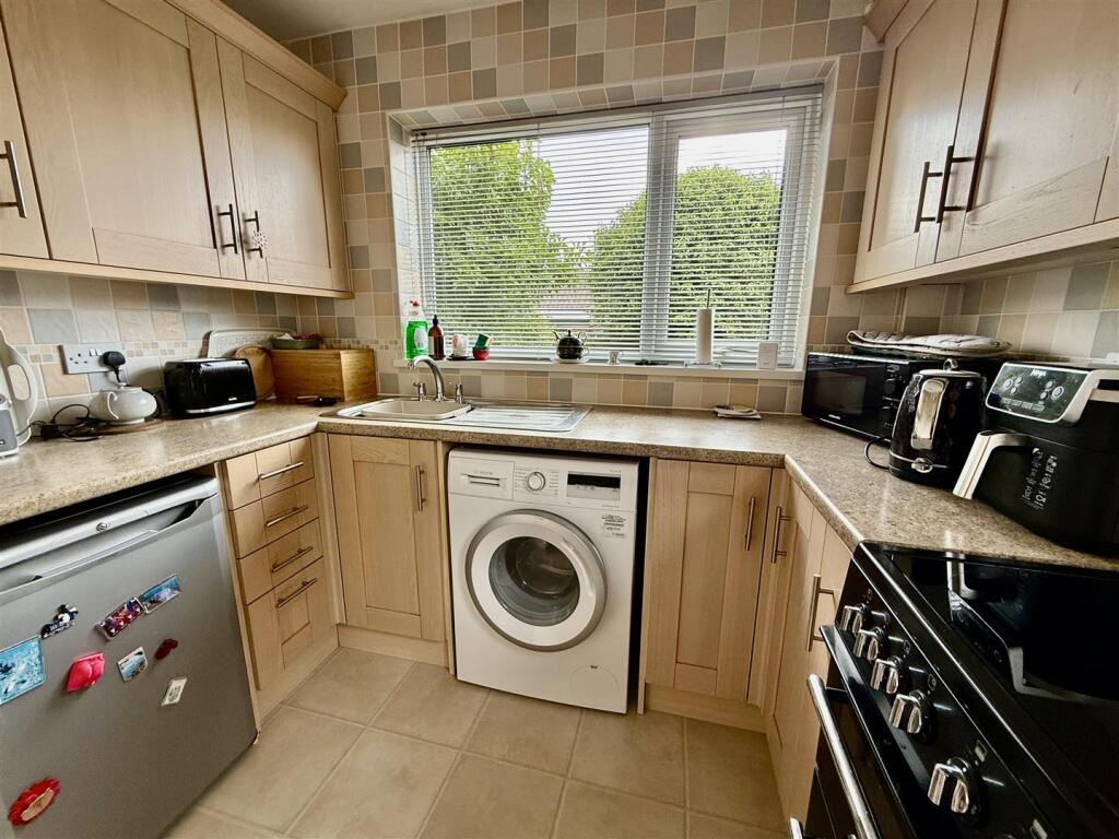House in Darlington - More