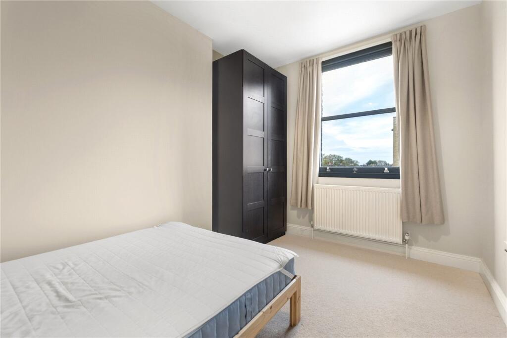 High Street, Walthamstow, London, E17 photo 2
