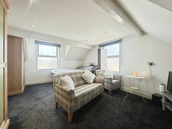 Flat 2 Bedroom Living