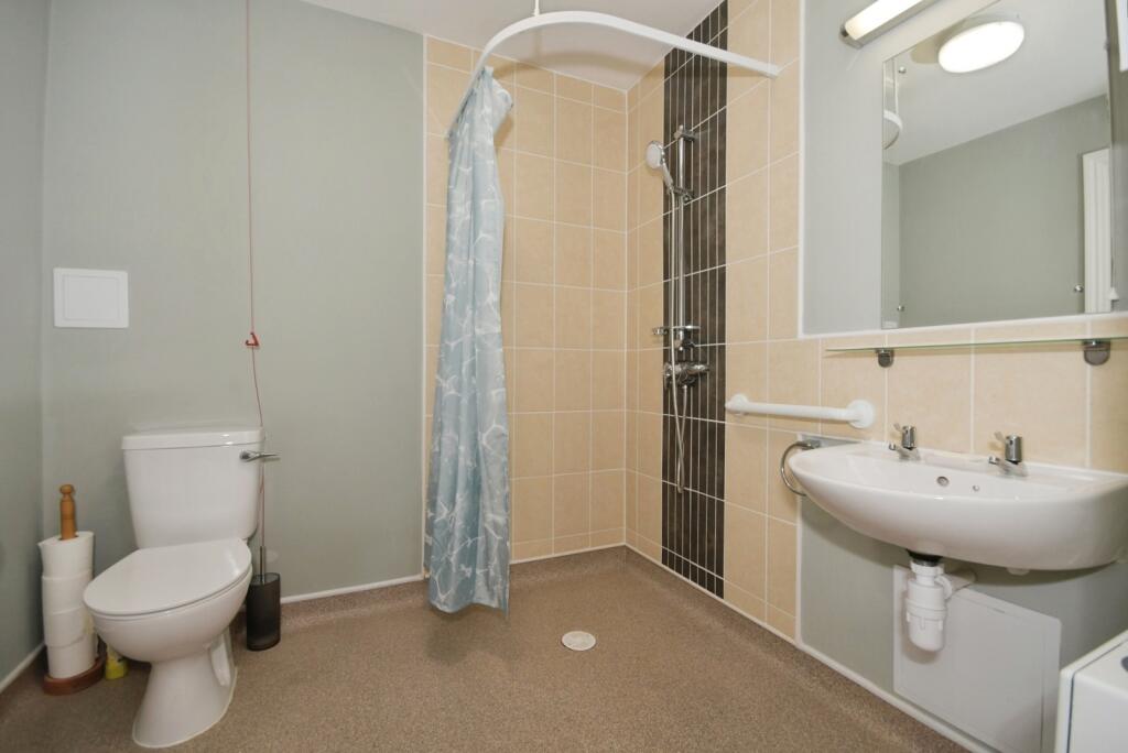 Brown Edge Road, BUXTON, Derbyshire, SK17 photo 4