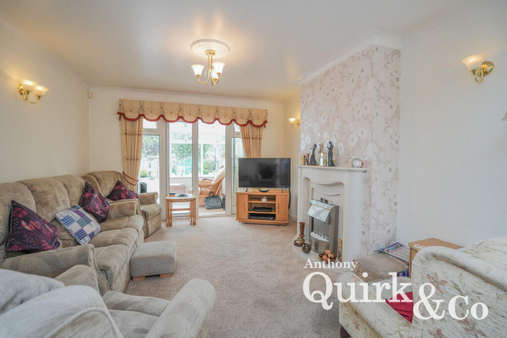 House in Southend-on-Sea - View 5