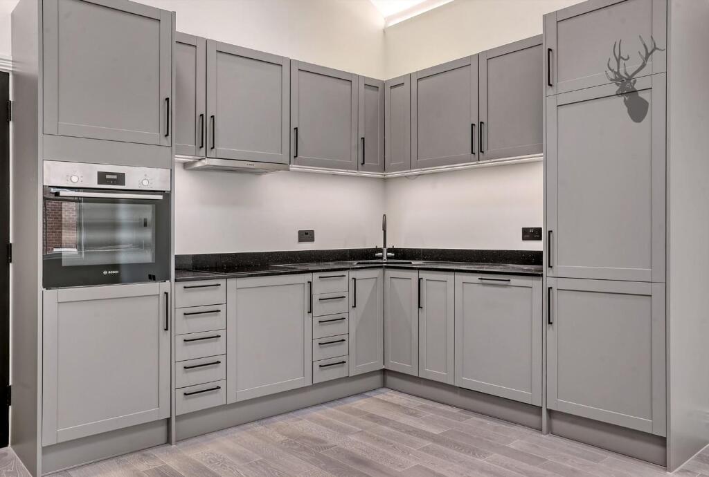 Apartment in London - View 5