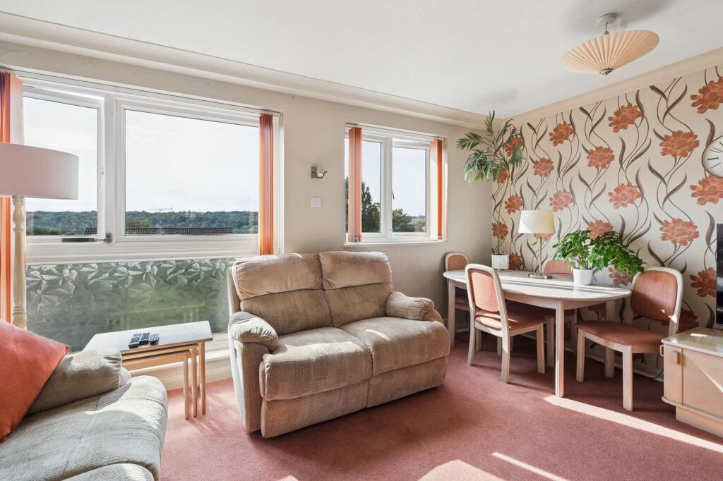 House in Loudwater, Chepping Wycombe - View 3