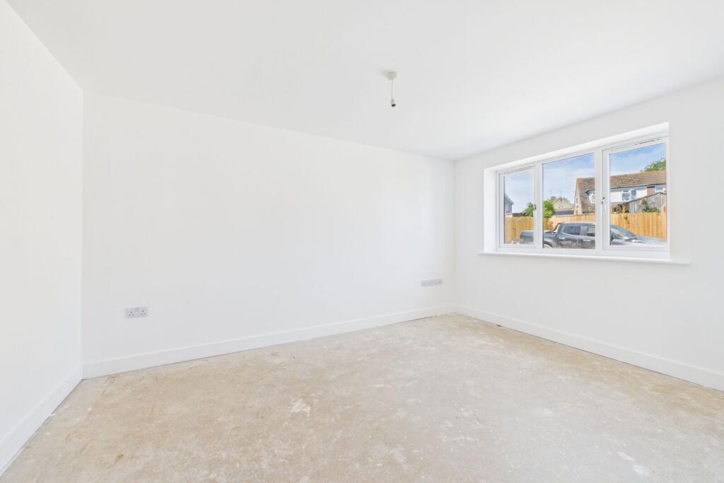 House in Oundle, North Northamptonshire - More