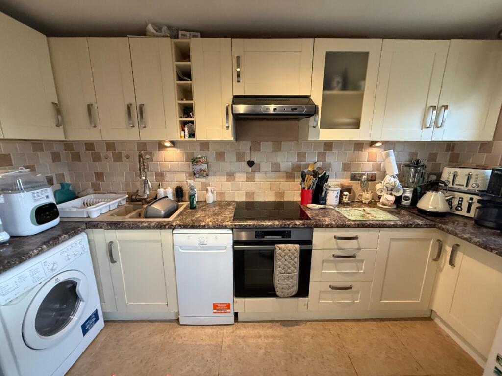 Conway Close, Houghton Regis photo 2