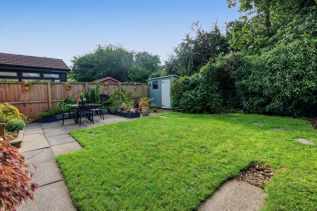 2 Tollhouse Way, Girdle Toll, Irvine, KA11 1RB photo 4