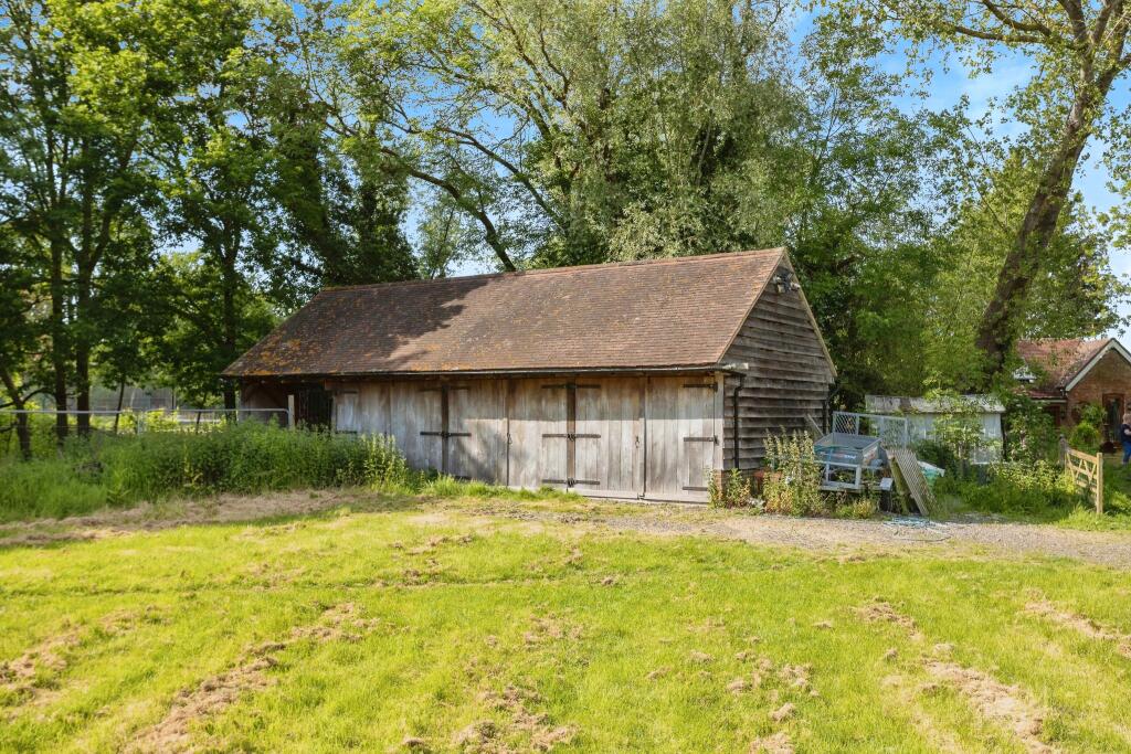 Cranbrook Road, Staplehurst, Tonbridge, Kent, TN12 photo 4