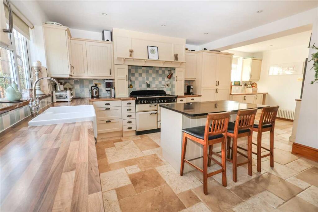 Lower Cippenham Lane, Cippenham, Slough photo 4