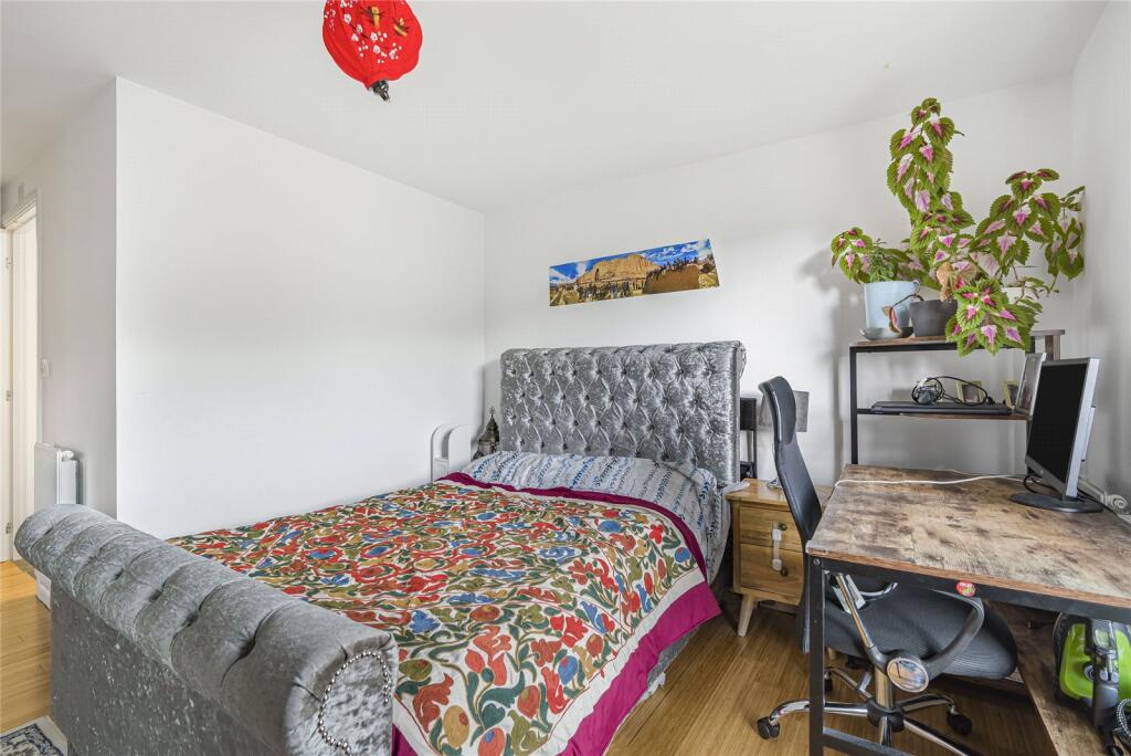 Lett Lane, Castle Hill, Ebbsfleet Valley, Swanscombe, DA10 - More