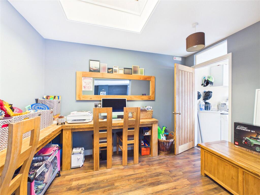 House in Worcester - View 5