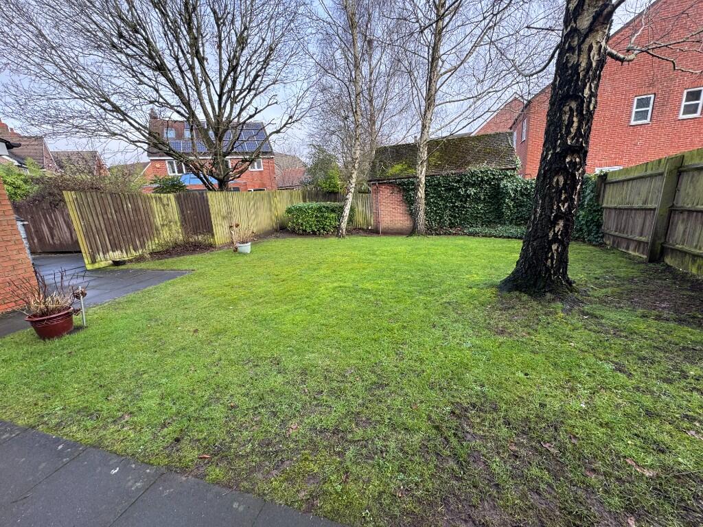 Additional image 19 of Dickens Heath Road, B90